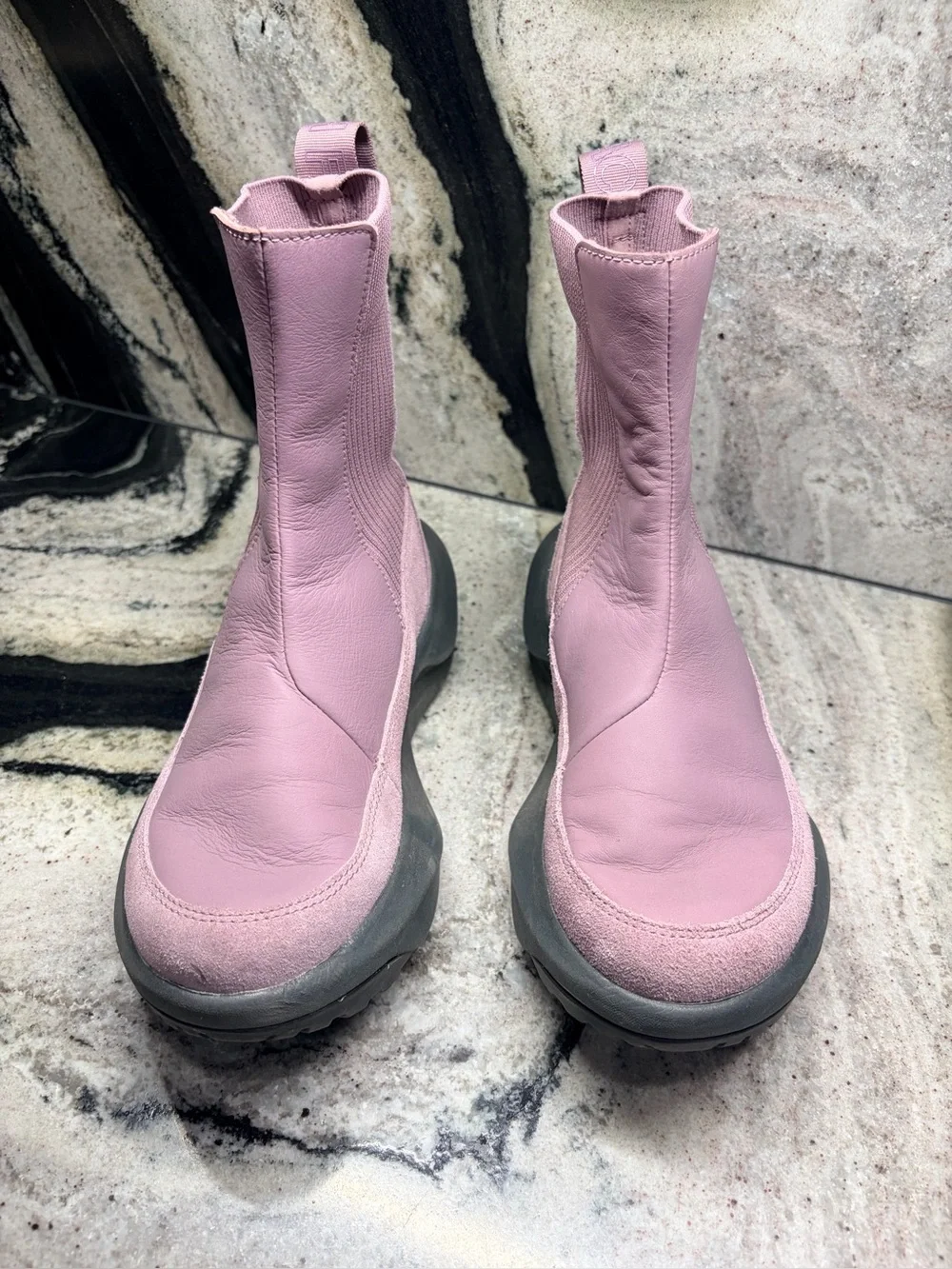 The North Face Women’s Leather Chelsea Boots Pink Waterproof SlipOn Boots Size 7